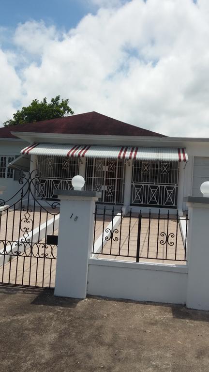 Jus4U-1 The Home Away From Home Villa Ocho Rios Dış mekan fotoğraf