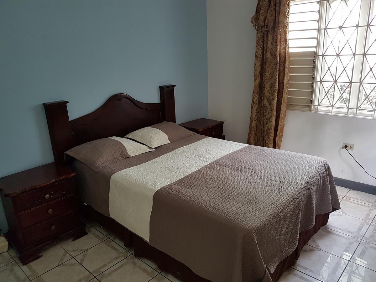 Jus4U-1 The Home Away From Home Villa Ocho Rios Dış mekan fotoğraf
