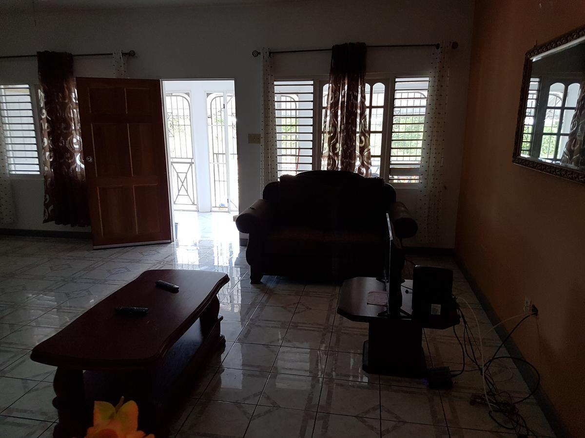 Jus4U-1 The Home Away From Home Villa Ocho Rios Dış mekan fotoğraf