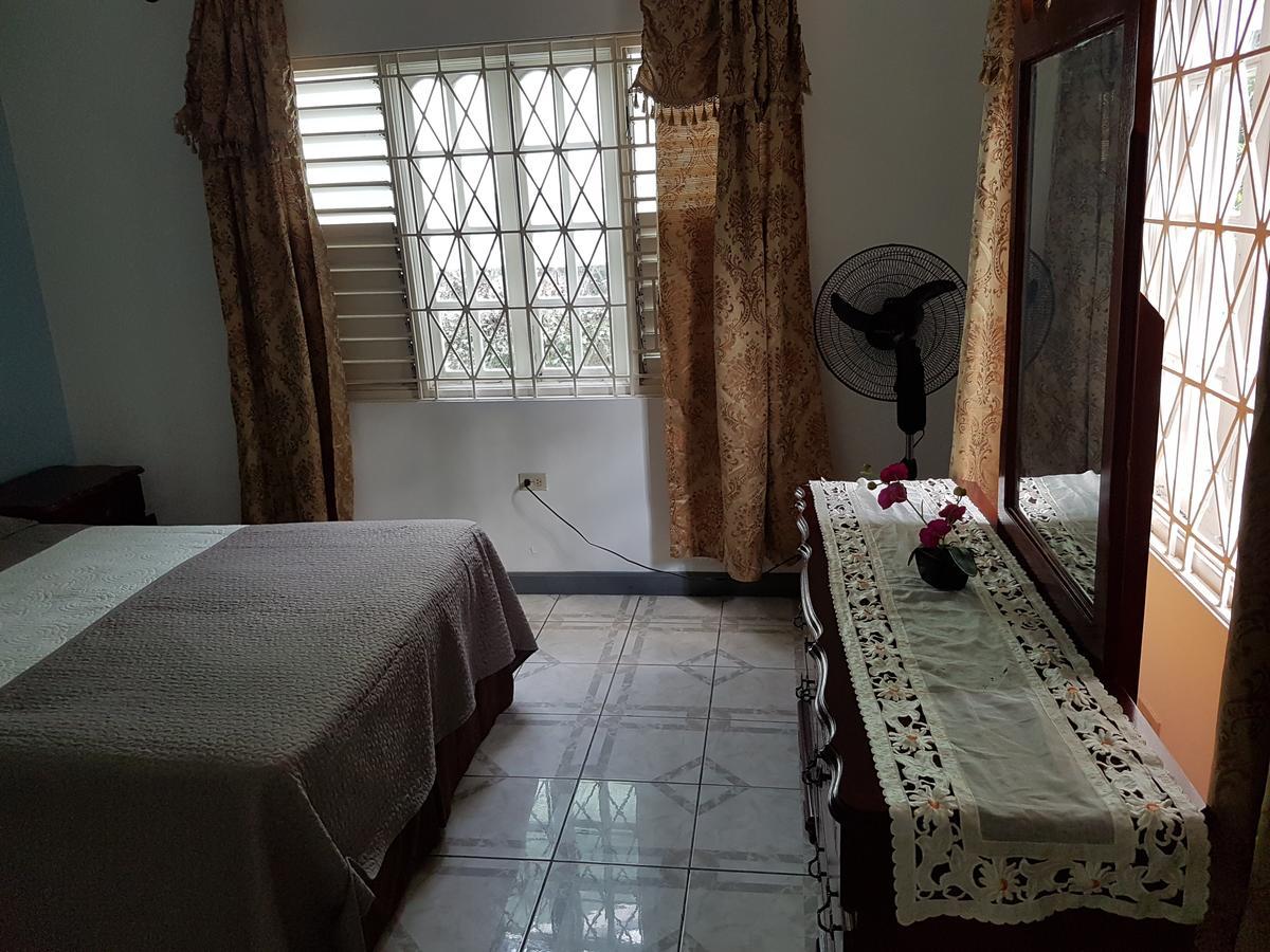 Jus4U-1 The Home Away From Home Villa Ocho Rios Dış mekan fotoğraf