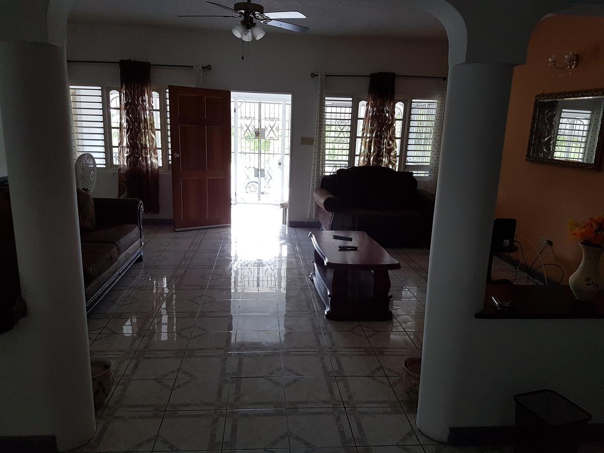 Jus4U-1 The Home Away From Home Villa Ocho Rios Dış mekan fotoğraf